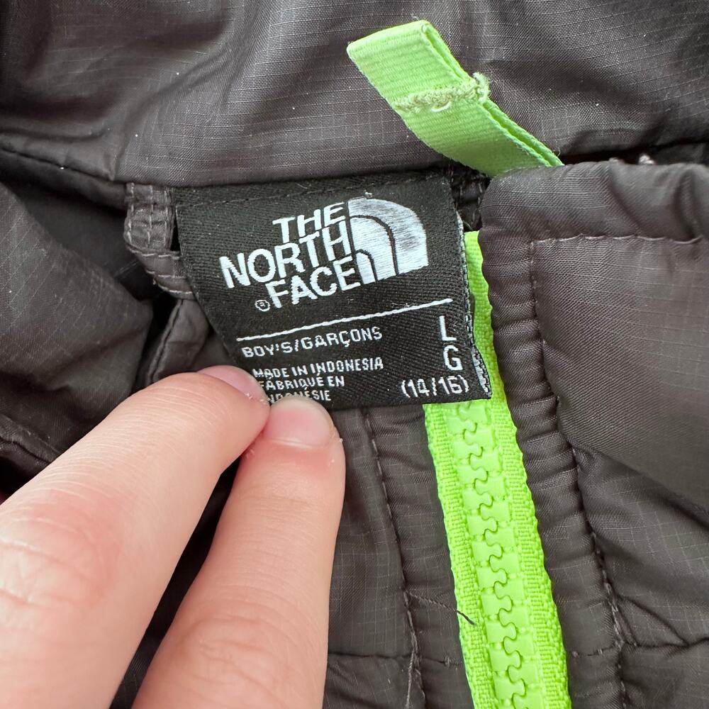 The North Face Jacket boys large - Picture 3 of 5